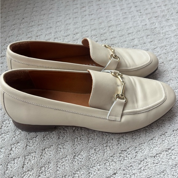 Beckett Simonon Elegant Cream Loafers - Picture 2 of 6